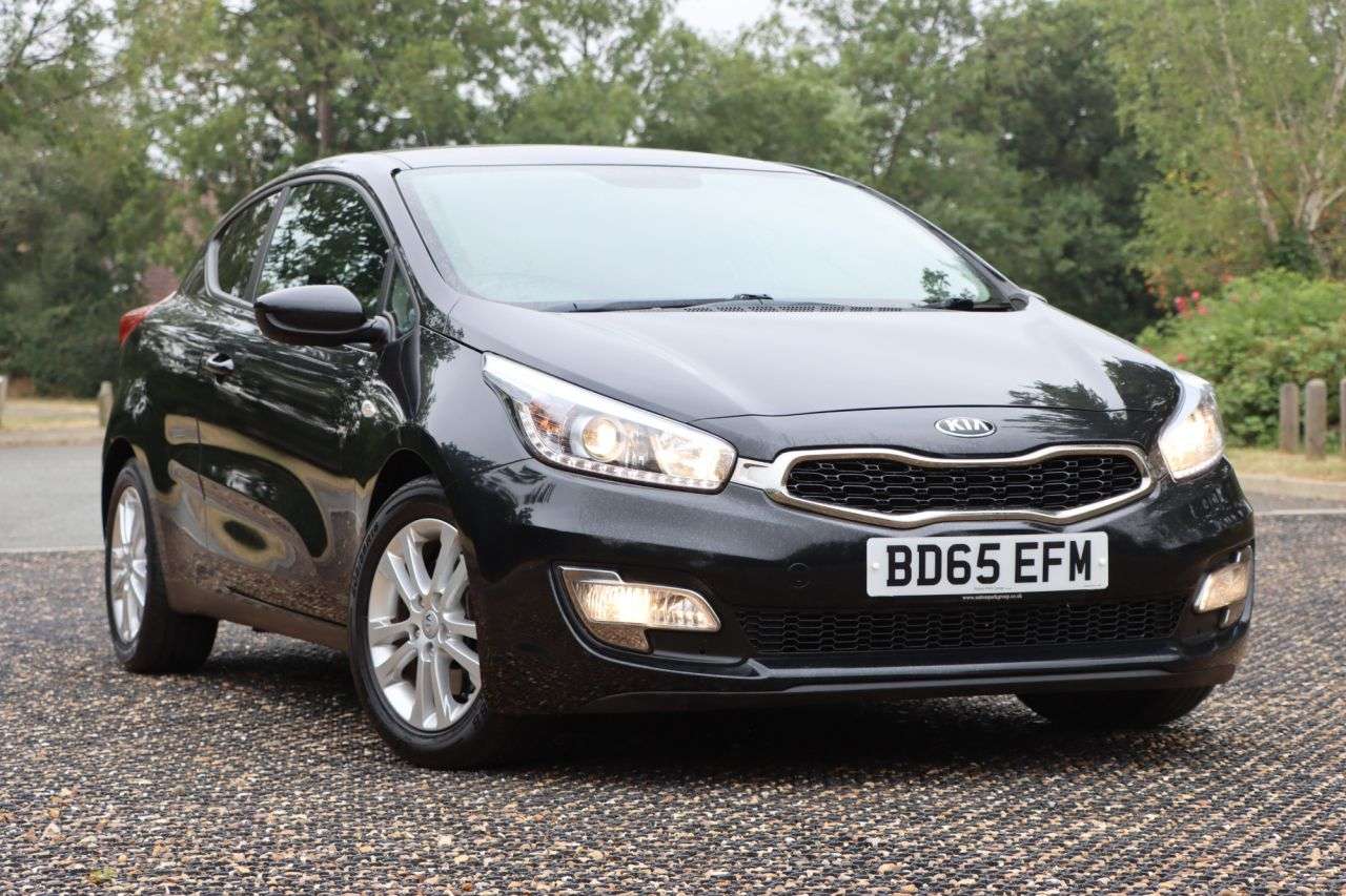 A 2015 KIA PROCEED 1.4 SR7 Hatchback 3dr Petrol Manual Euro 5 (98 bhp) Just Serviced Ready to A 2015 KIA PROCEED 1.4 SR7 Hatchback 3dr Petrol Manual Euro 5 (98 bhp) Just Serviced Ready to