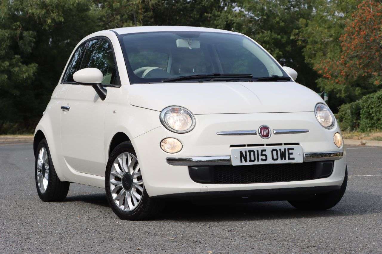 A 2015 FIAT 500 1.2 Pop Star Hatchback 3dr Petrol Manual Euro 6 (s/s) (69 bhp) Just Service A 2015 FIAT 500 1.2 Pop Star Hatchback 3dr Petrol Manual Euro 6 (s/s) (69 bhp) Just Service