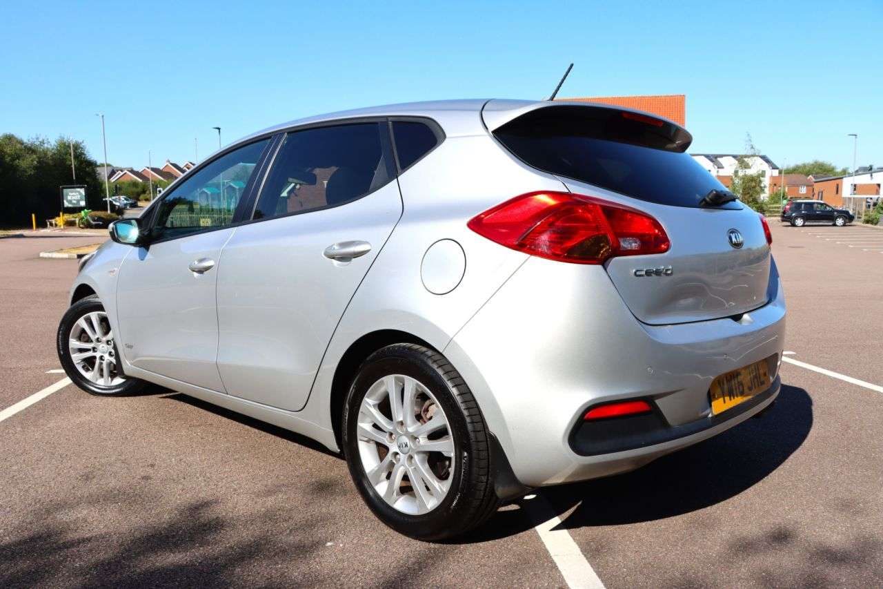 A 2016 KIA CEED 1.4 SR7 Hatchback 5dr Petrol Manual Euro 5 (98 bhp) Just Serviced Ready to A 2016 KIA CEED 1.4 SR7 Hatchback 5dr Petrol Manual Euro 5 (98 bhp) Just Serviced Ready to