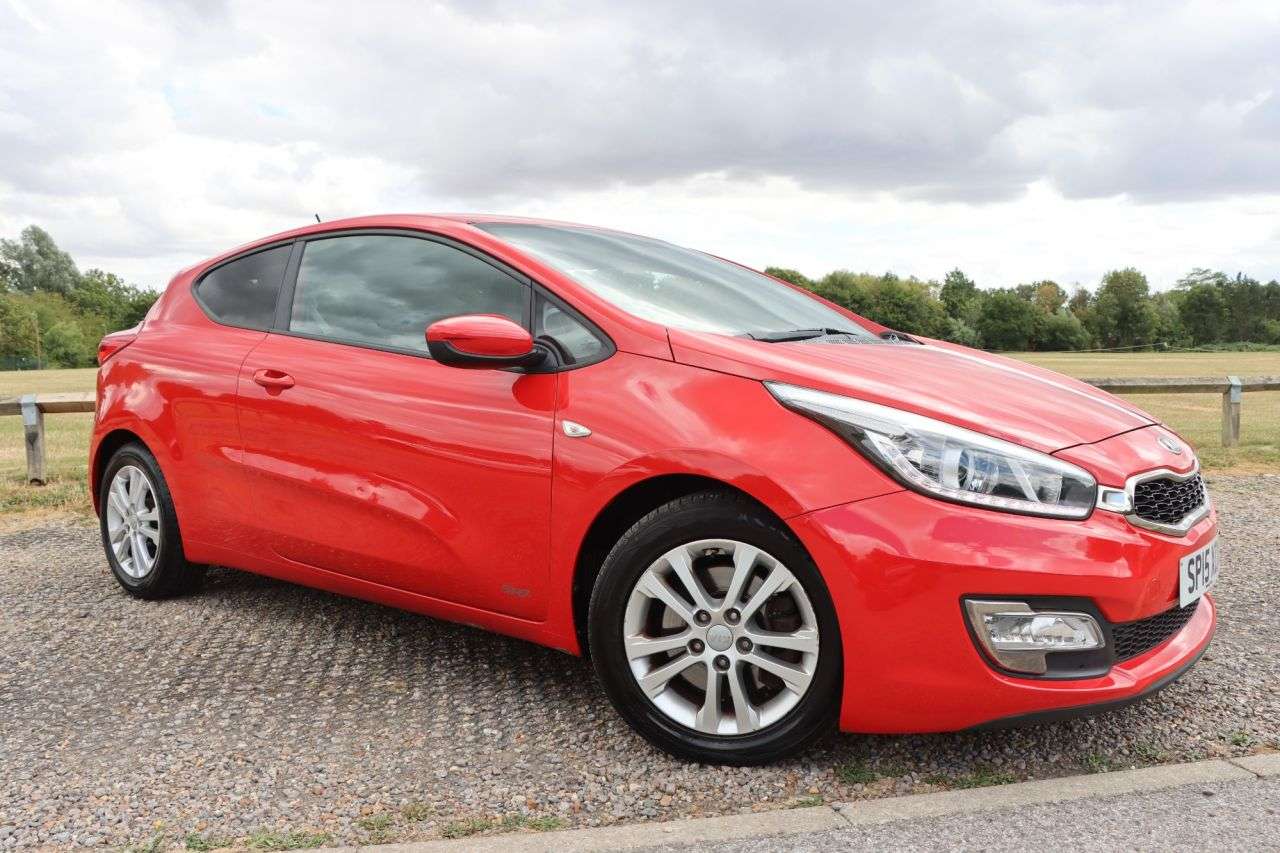 A 2015 KIA PROCEED 1.4 SR7 Hatchback 3dr Petrol Manual Euro 5 (98 bhp) Just Serviced Ready to A 2015 KIA PROCEED 1.4 SR7 Hatchback 3dr Petrol Manual Euro 5 (98 bhp) Just Serviced Ready to