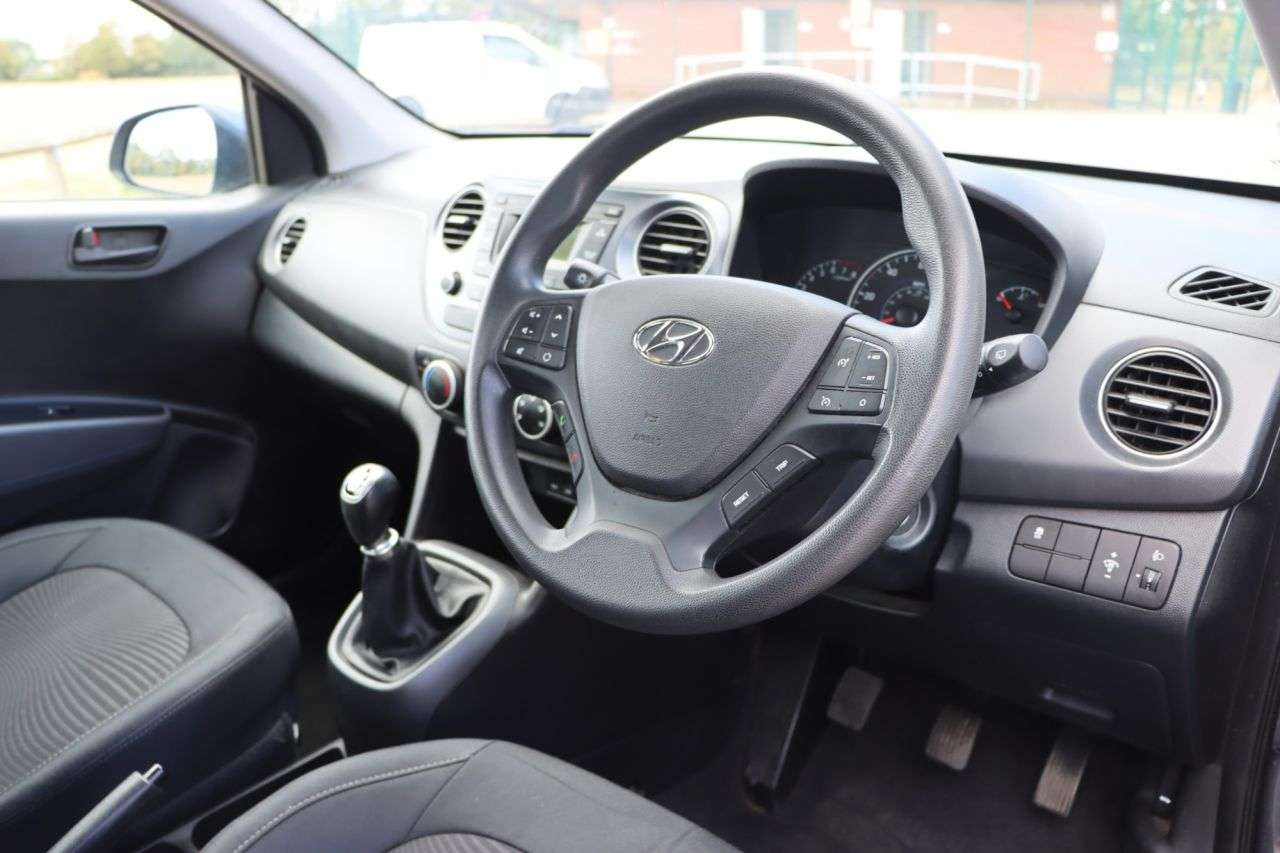 2018 HYUNDAI I10 2018 HYUNDAI I10