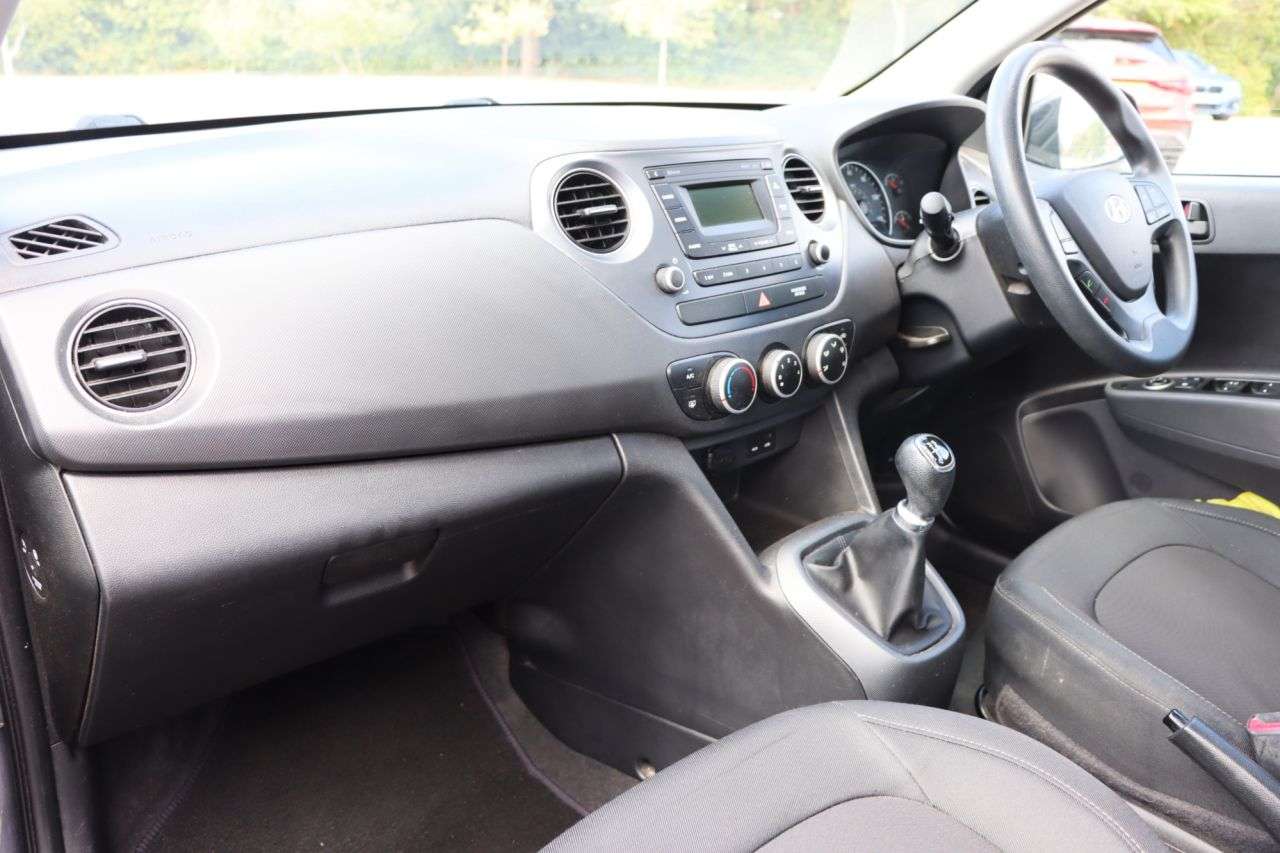 2018 HYUNDAI I10 2018 HYUNDAI I10