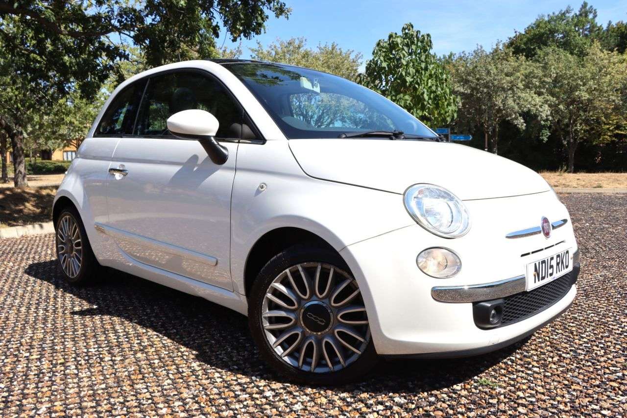 A 2015 FIAT 500 1.2 Lounge Hatchback 3dr Petrol Manual Euro 6 (s/s) (69 bhp) Just Serviced A 2015 FIAT 500 1.2 Lounge Hatchback 3dr Petrol Manual Euro 6 (s/s) (69 bhp) Just Serviced