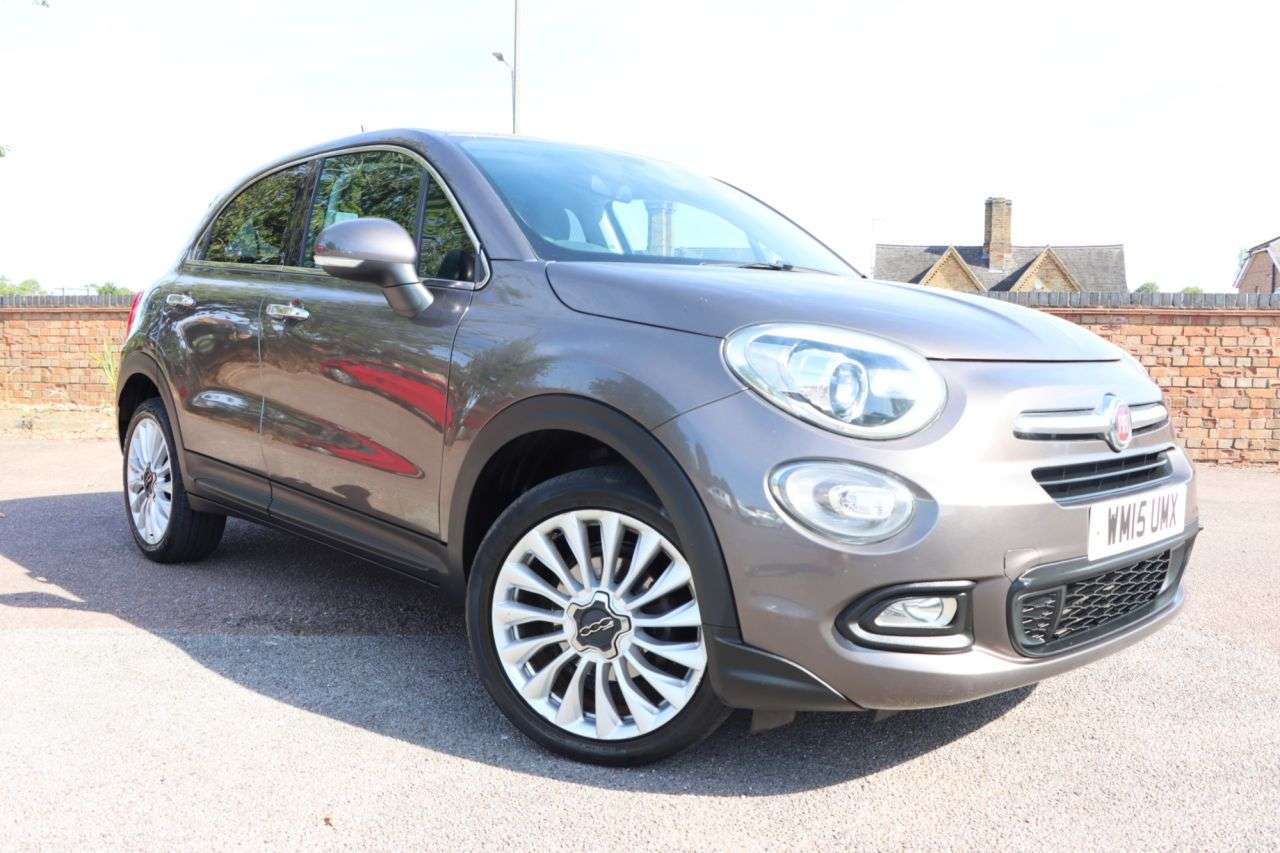 A 2015 FIAT 500X 1.4 MultiAir Lounge SUV 5dr Petrol Manual Euro 6 (s/s) (140 ps) Just Servic A 2015 FIAT 500X 1.4 MultiAir Lounge SUV 5dr Petrol Manual Euro 6 (s/s) (140 ps) Just Servic