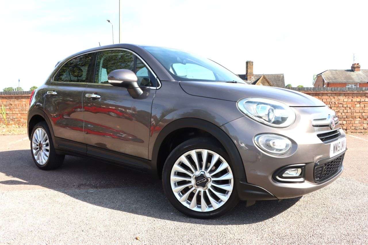 A 2015 FIAT 500X 1.4 MultiAir Lounge SUV 5dr Petrol Manual Euro 6 (s/s) (140 ps) Just Servic A 2015 FIAT 500X 1.4 MultiAir Lounge SUV 5dr Petrol Manual Euro 6 (s/s) (140 ps) Just Servic