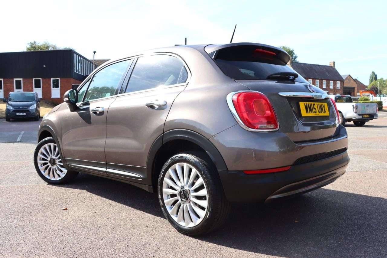 A 2015 FIAT 500X 1.4 MultiAir Lounge SUV 5dr Petrol Manual Euro 6 (s/s) (140 ps) Just Servic A 2015 FIAT 500X 1.4 MultiAir Lounge SUV 5dr Petrol Manual Euro 6 (s/s) (140 ps) Just Servic
