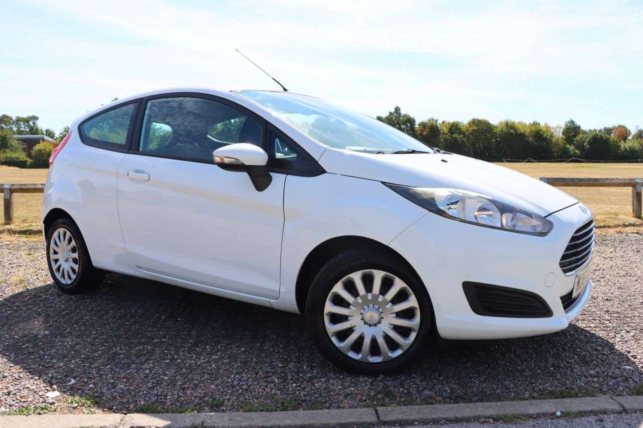 A 2015 FORD FIESTA 1.25 Style Hatchback 3dr Petrol Manual Euro 5 (82 ps) Just Serviced Ready t A 2015 FORD FIESTA 1.25 Style Hatchback 3dr Petrol Manual Euro 5 (82 ps) Just Serviced Ready t