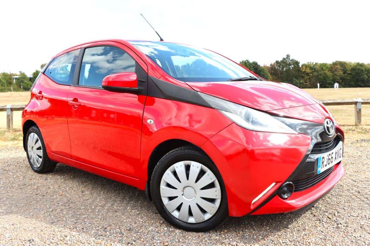 A 2016 TOYOTA AYGO 1.0 VVT-i x-play Hatchback 5dr Petrol Manual Euro 5 Euro 5 (68 ps) A 2016 TOYOTA AYGO 1.0 VVT-i x-play Hatchback 5dr Petrol Manual Euro 5 Euro 5 (68 ps)