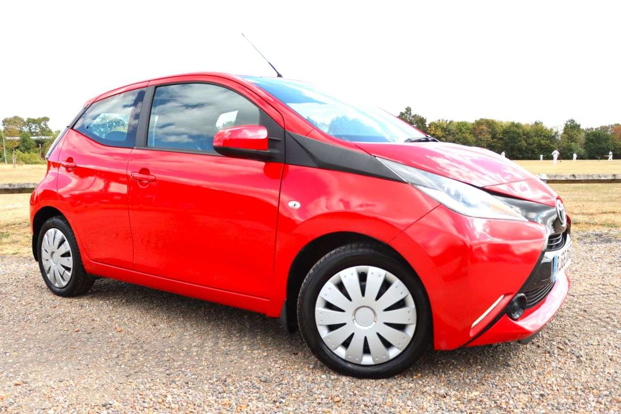 A 2016 TOYOTA AYGO 1.0 VVT-i x-play Hatchback 5dr Petrol Manual Euro 5 Euro 5 (68 ps) A 2016 TOYOTA AYGO 1.0 VVT-i x-play Hatchback 5dr Petrol Manual Euro 5 Euro 5 (68 ps)