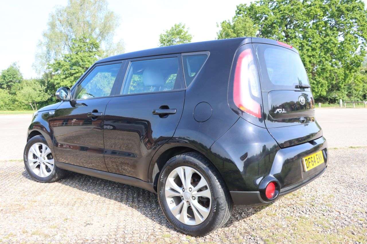 A 2014 KIA SOUL 1.6 CRDi Connect Plus SUV 5dr Diesel Manual Euro 5 (126 bhp) Just Serviced A 2014 KIA SOUL 1.6 CRDi Connect Plus SUV 5dr Diesel Manual Euro 5 (126 bhp) Just Serviced