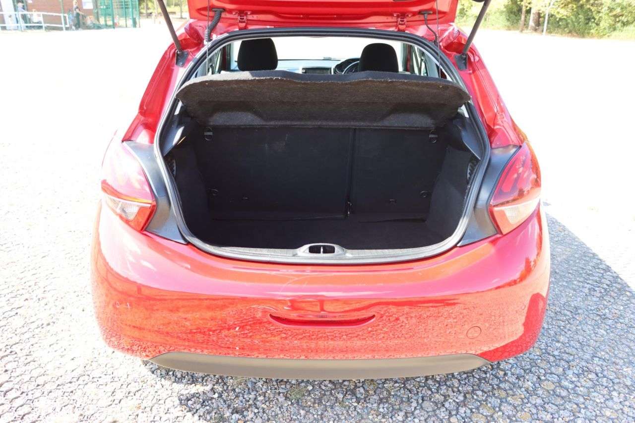 2016 PEUGEOT 208 2016 PEUGEOT 208