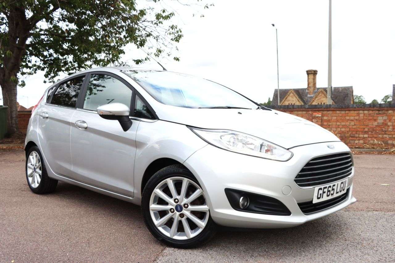 A 2015 FORD FIESTA 1.0T EcoBoost Titanium Hatchback 5dr Petrol Manual Euro 6 (s/s) (100 ps) Ju A 2015 FORD FIESTA 1.0T EcoBoost Titanium Hatchback 5dr Petrol Manual Euro 6 (s/s) (100 ps) Ju