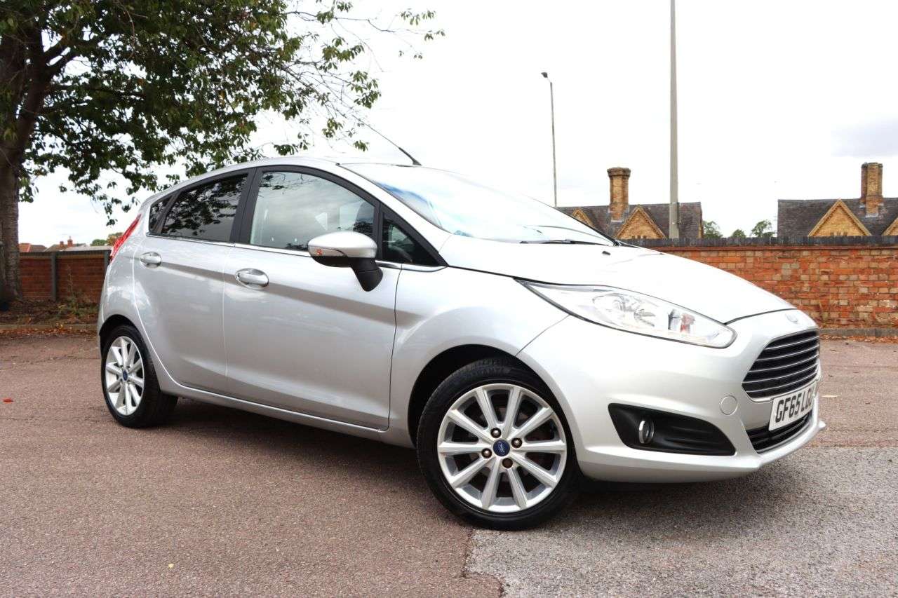 A 2015 FORD FIESTA 1.0T EcoBoost Titanium Hatchback 5dr Petrol Manual Euro 6 (s/s) (100 ps) Ju A 2015 FORD FIESTA 1.0T EcoBoost Titanium Hatchback 5dr Petrol Manual Euro 6 (s/s) (100 ps) Ju