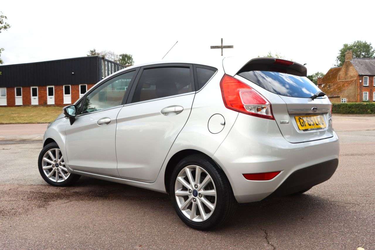 A 2015 FORD FIESTA 1.0T EcoBoost Titanium Hatchback 5dr Petrol Manual Euro 6 (s/s) (100 ps) Ju A 2015 FORD FIESTA 1.0T EcoBoost Titanium Hatchback 5dr Petrol Manual Euro 6 (s/s) (100 ps) Ju