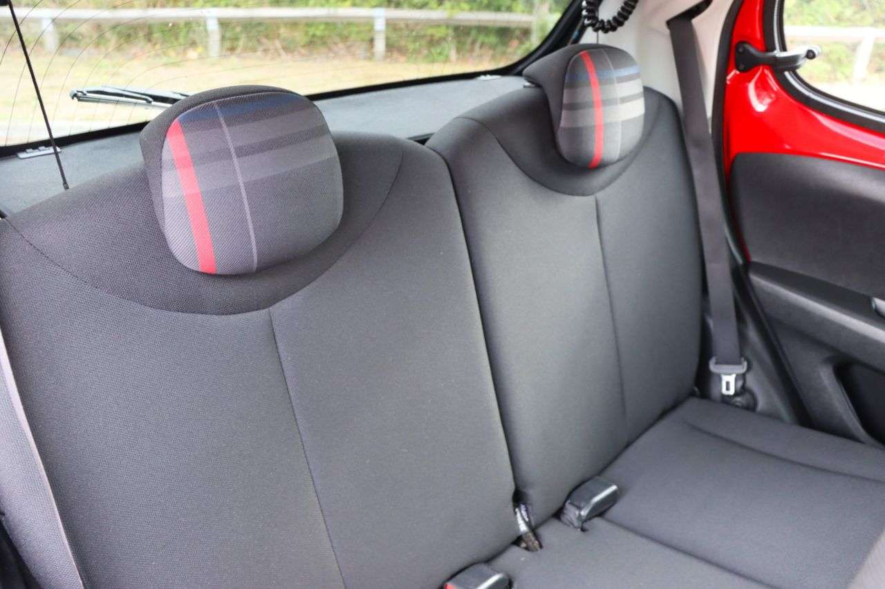 2016 PEUGEOT 108 2016 PEUGEOT 108