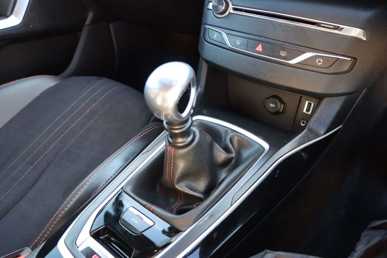 2015 PEUGEOT 308 2015 PEUGEOT 308