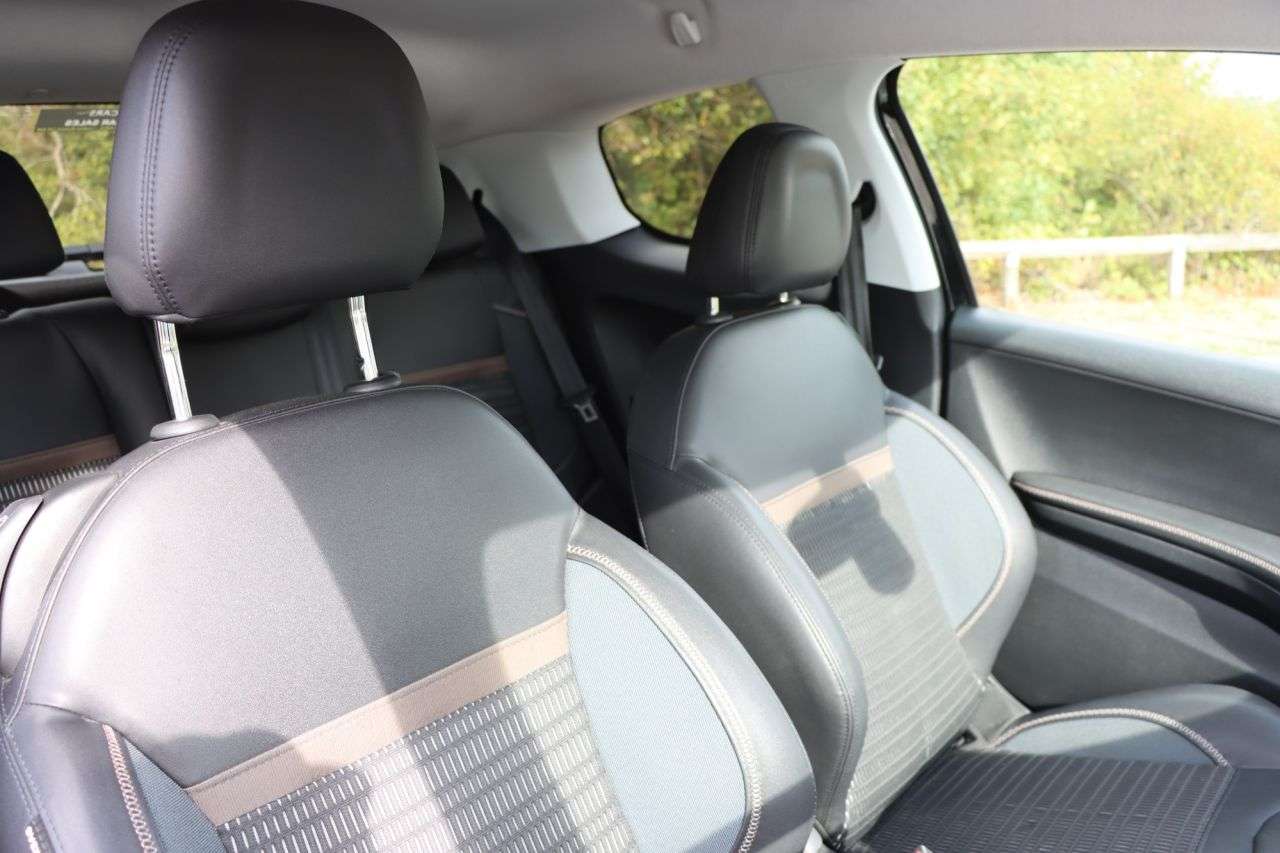 2015 PEUGEOT 208 2015 PEUGEOT 208