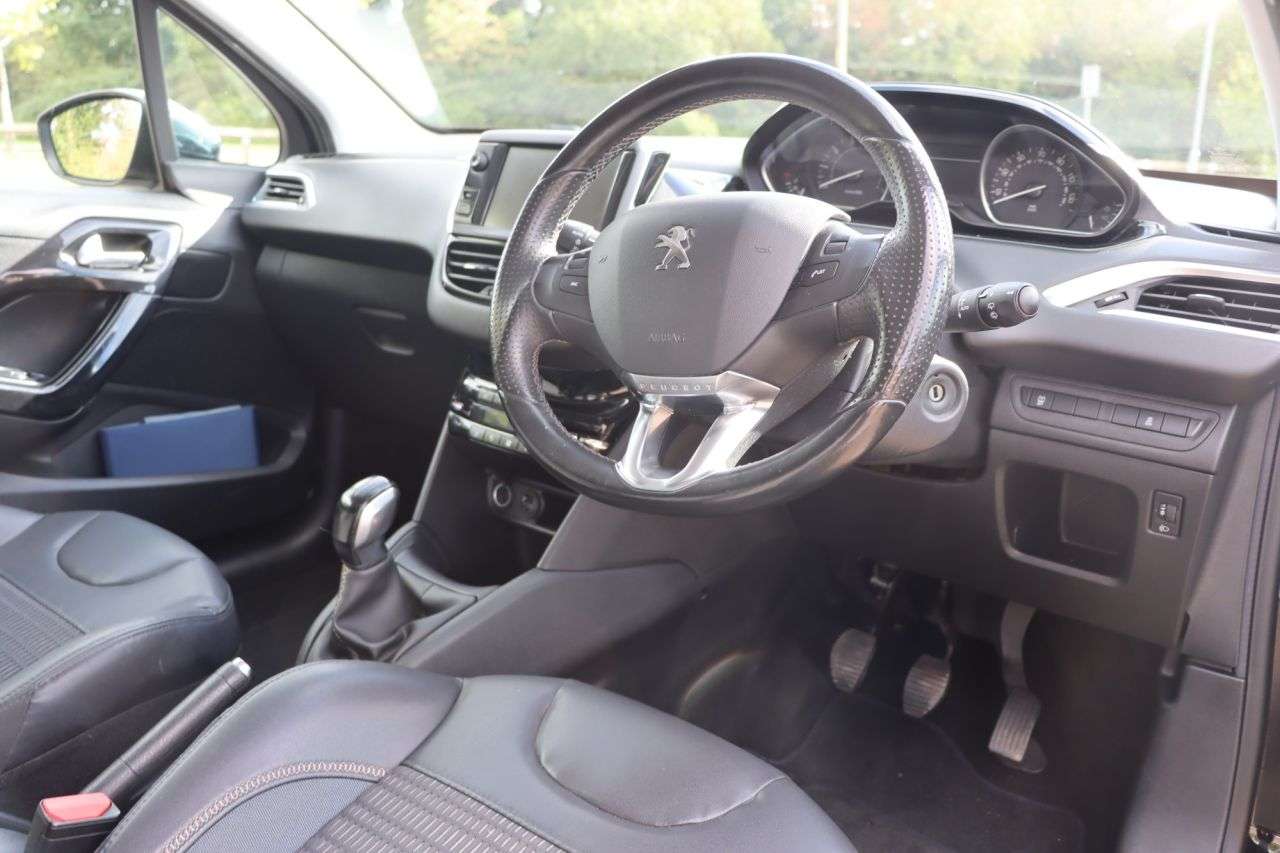 2015 PEUGEOT 208 2015 PEUGEOT 208