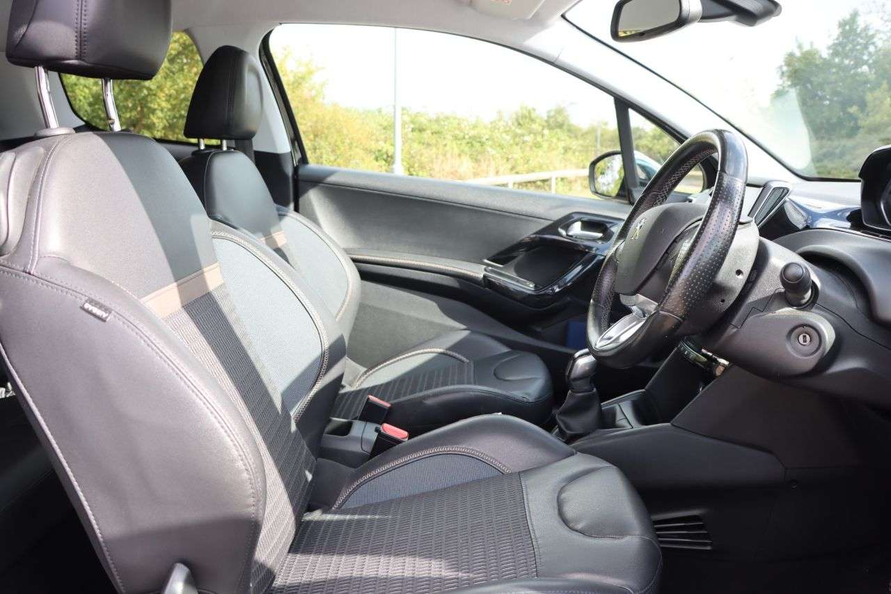 2015 PEUGEOT 208 2015 PEUGEOT 208