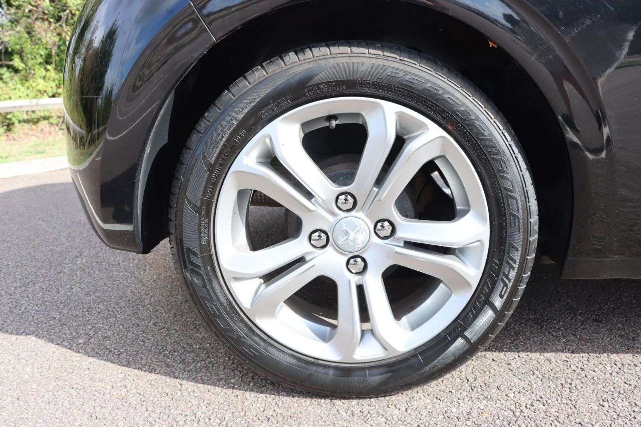 2015 PEUGEOT 208 2015 PEUGEOT 208