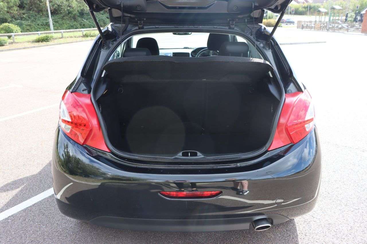 2015 PEUGEOT 208 2015 PEUGEOT 208