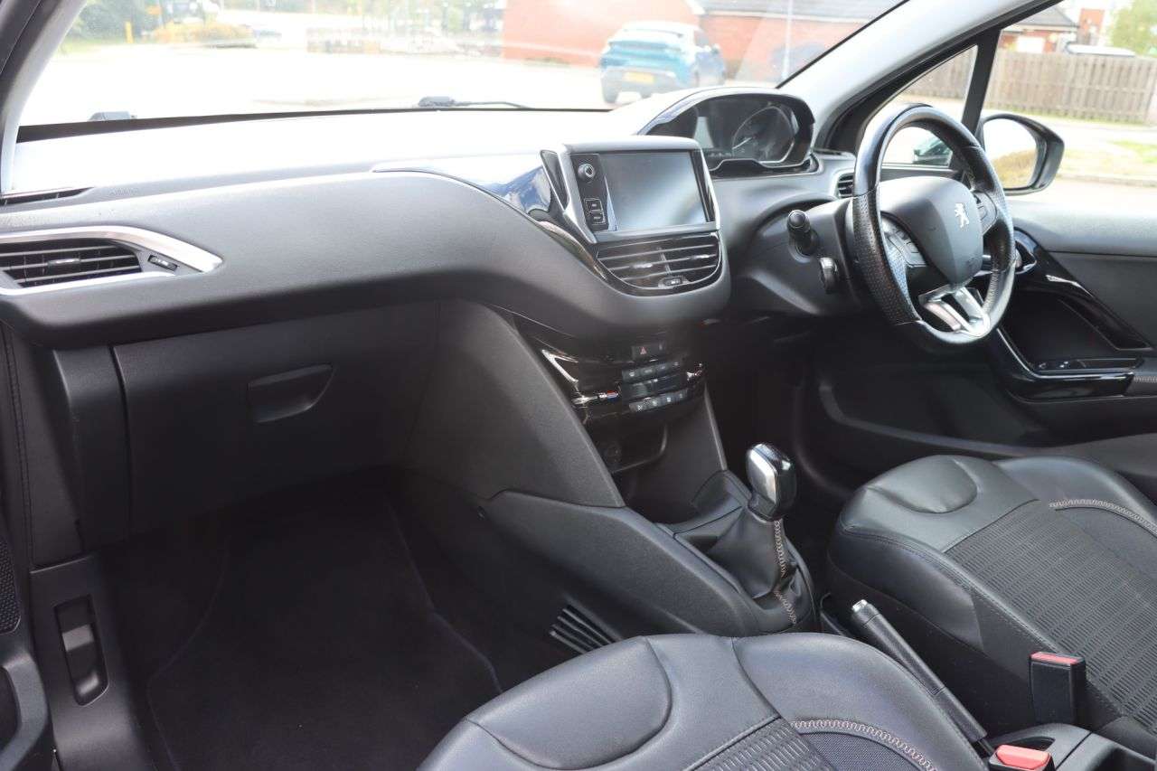 2015 PEUGEOT 208 2015 PEUGEOT 208