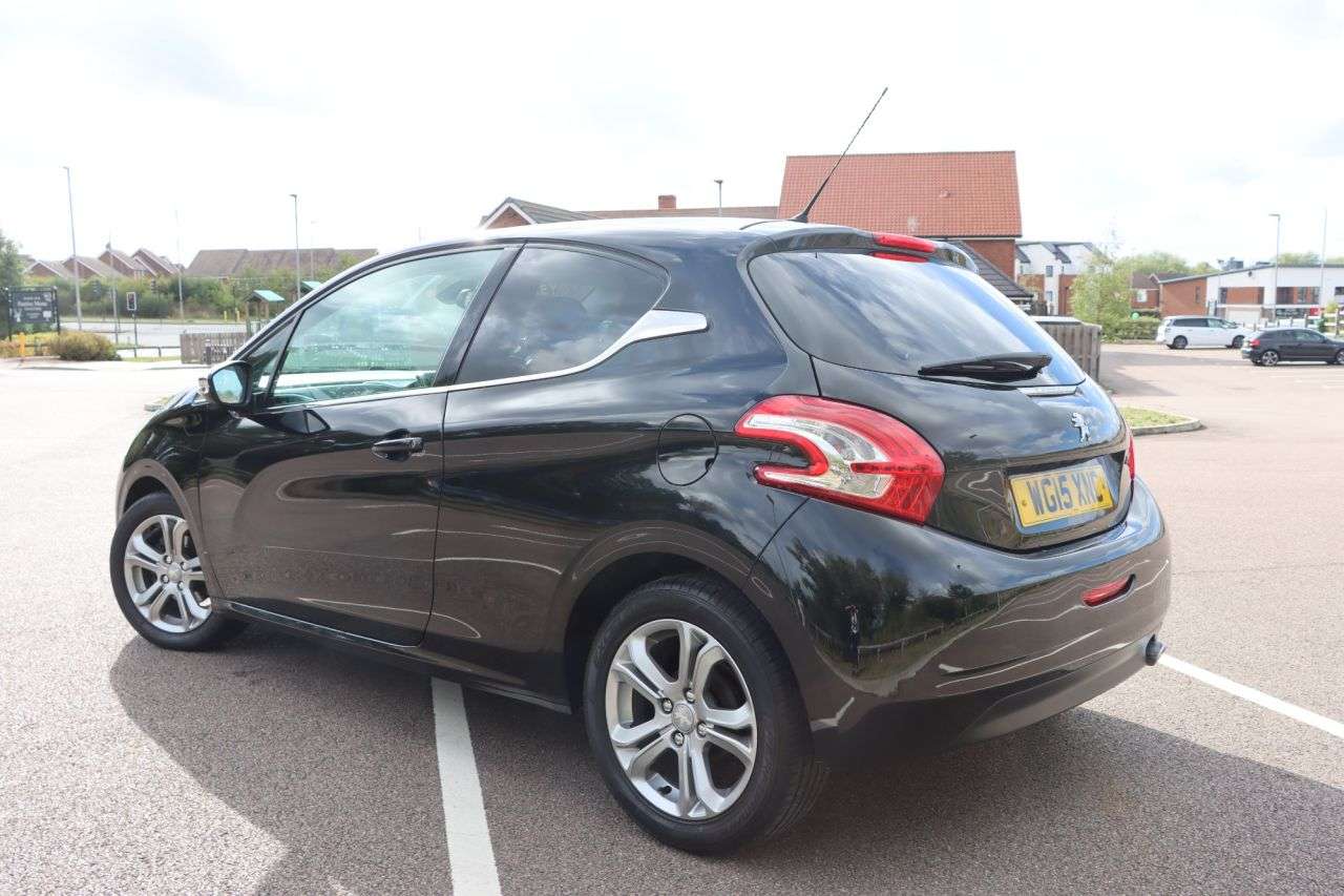 2015 PEUGEOT 208 2015 PEUGEOT 208