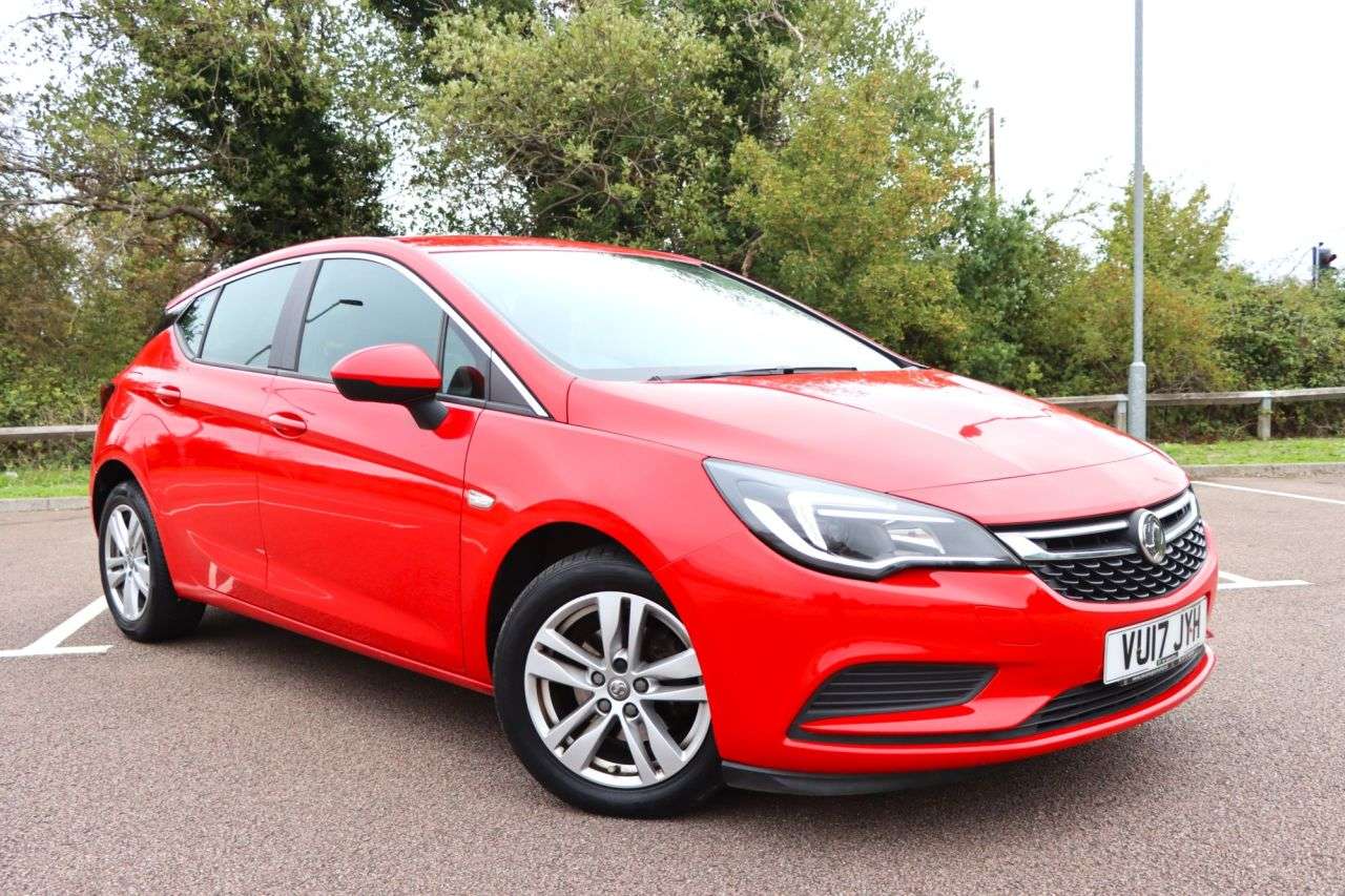 A 2017 VAUXHALL ASTRA 1.6 CDTi ecoFLEX Tech Line Hatchback 5dr Diesel Manual Euro 6 (s/s) (110 ps A 2017 VAUXHALL ASTRA 1.6 CDTi ecoFLEX Tech Line Hatchback 5dr Diesel Manual Euro 6 (s/s) (110 ps