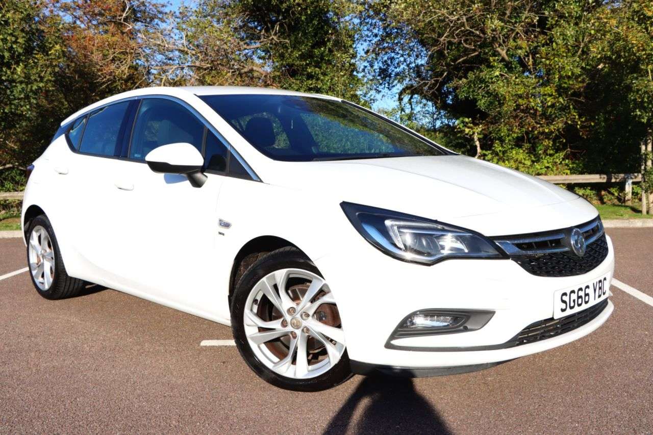A 2016 VAUXHALL ASTRA 1.4i Turbo SRi Hatchback 5dr Petrol Manual Euro 6 (150 ps) Just Serviced Re A 2016 VAUXHALL ASTRA 1.4i Turbo SRi Hatchback 5dr Petrol Manual Euro 6 (150 ps) Just Serviced Re