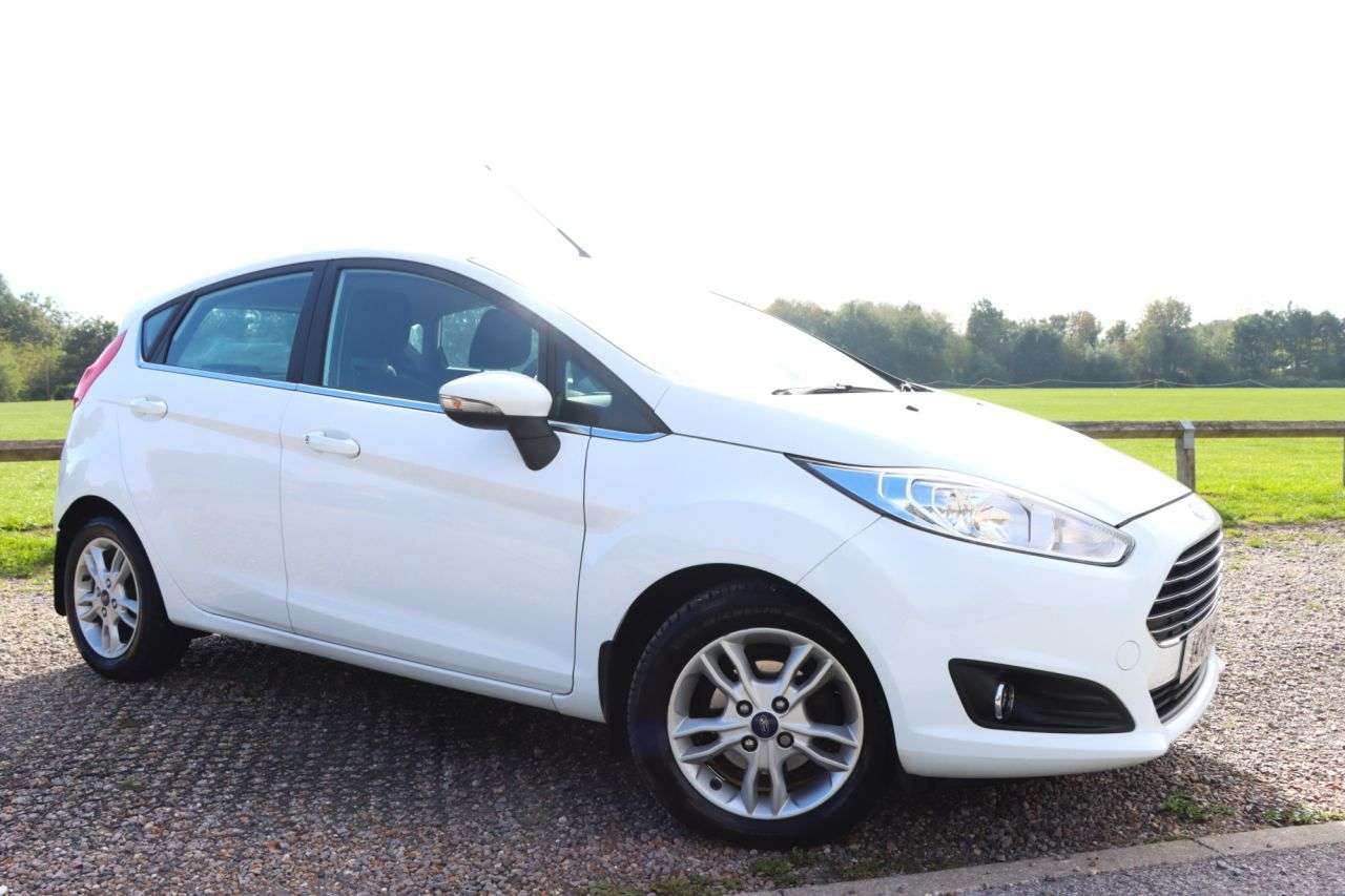 A 2015 FORD FIESTA 1.5 TDCi Zetec Hatchback 5dr Diesel Manual Euro 5 (75 ps) Just Serviced Rea A 2015 FORD FIESTA 1.5 TDCi Zetec Hatchback 5dr Diesel Manual Euro 5 (75 ps) Just Serviced Rea