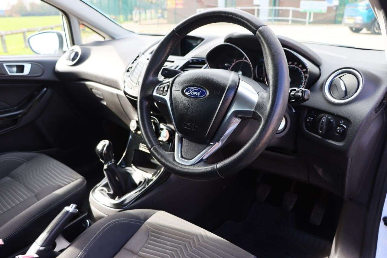 2015 FORD FIESTA 2015 FORD FIESTA