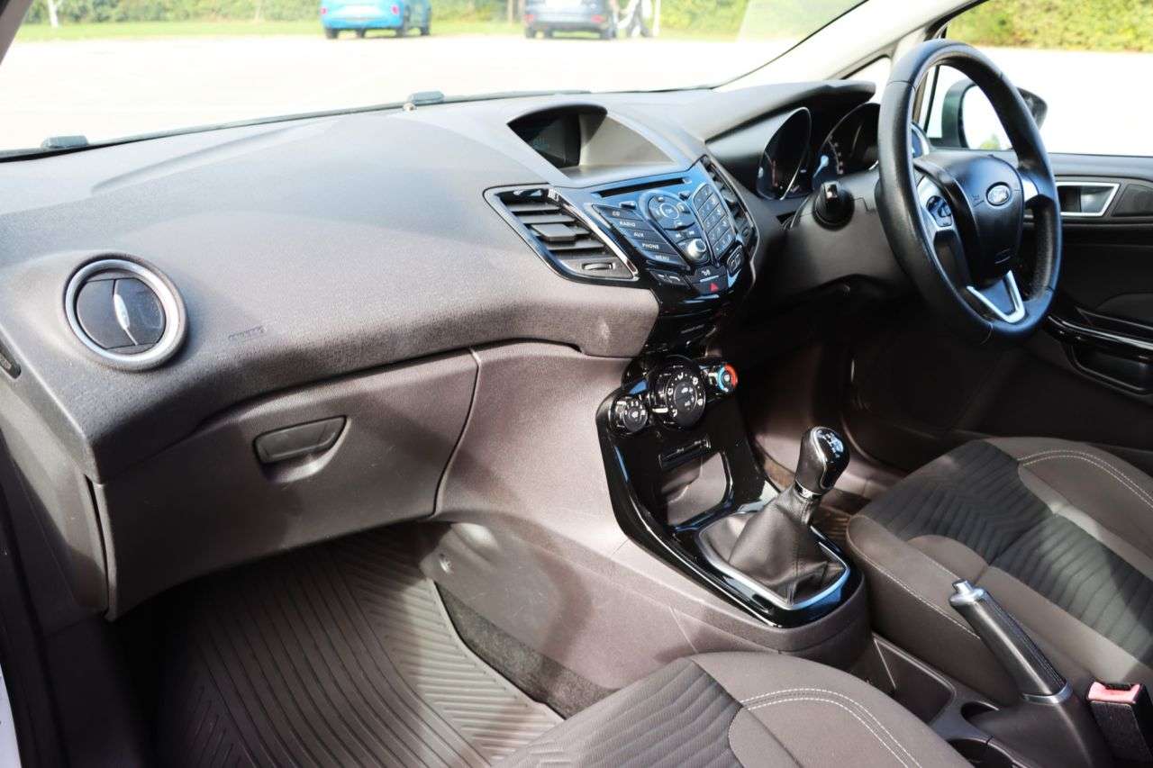 2015 FORD FIESTA 2015 FORD FIESTA