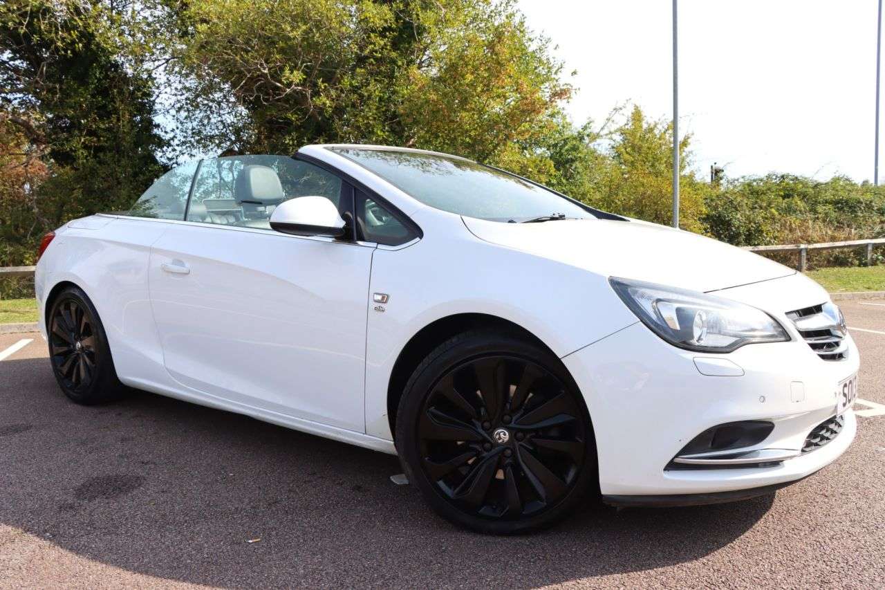 A 2013 VAUXHALL CASCADA 2.0 CDTi Elite Convertible 2dr Diesel Manual Euro 5 (s/s) (165 ps) Just Ser A 2013 VAUXHALL CASCADA 2.0 CDTi Elite Convertible 2dr Diesel Manual Euro 5 (s/s) (165 ps) Just Ser