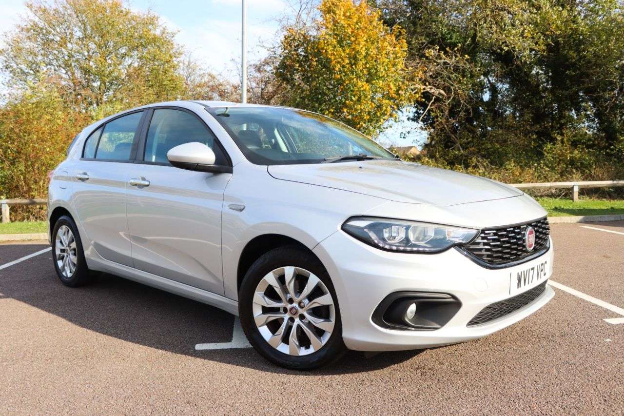 A 2017 FIAT TIPO 1.4 T-Jet Easy Plus Hatchback 5dr Petrol Manual Euro 6 (s/s) (120 bhp) Just A 2017 FIAT TIPO 1.4 T-Jet Easy Plus Hatchback 5dr Petrol Manual Euro 6 (s/s) (120 bhp) Just