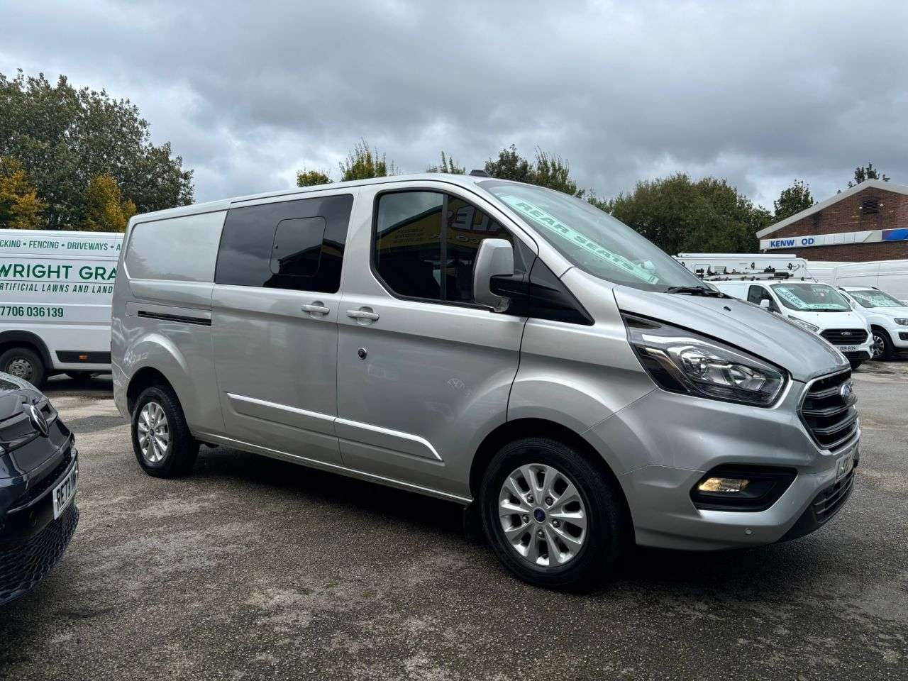 A 2022 FORD TRANSIT CUSTOM £18995 + VAT COMBI CREWVAN L2 LTD 33000 MLS A 2022 FORD TRANSIT CUSTOM £18995 + VAT COMBI CREWVAN L2 LTD 33000 MLS