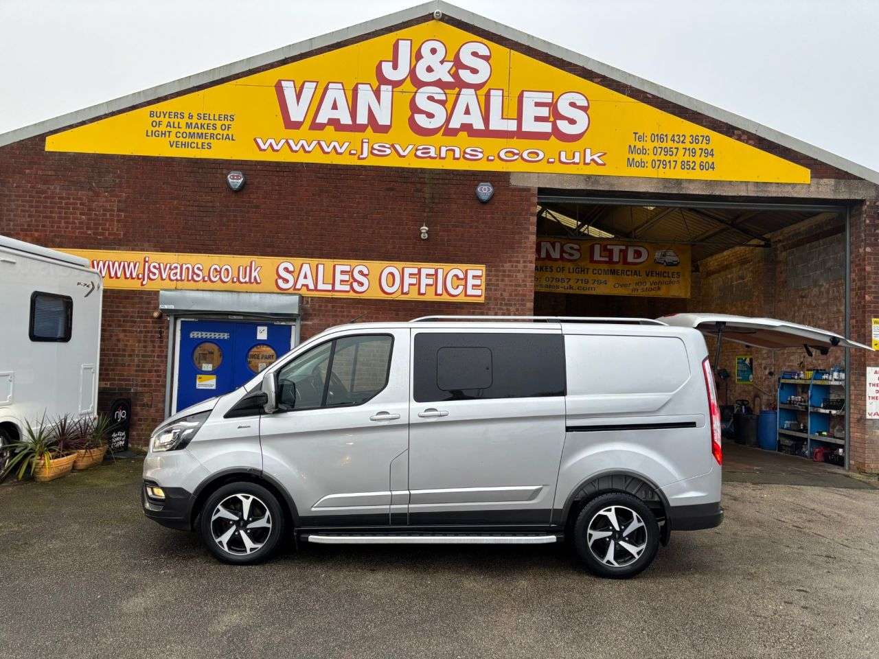A 2021 FORD TRANSIT CUSTOM £16995 + VAT TOP MODEL CREW VAN STOCKPORT / MANCHESTER A 2021 FORD TRANSIT CUSTOM £16995 + VAT TOP MODEL CREW VAN STOCKPORT / MANCHESTER