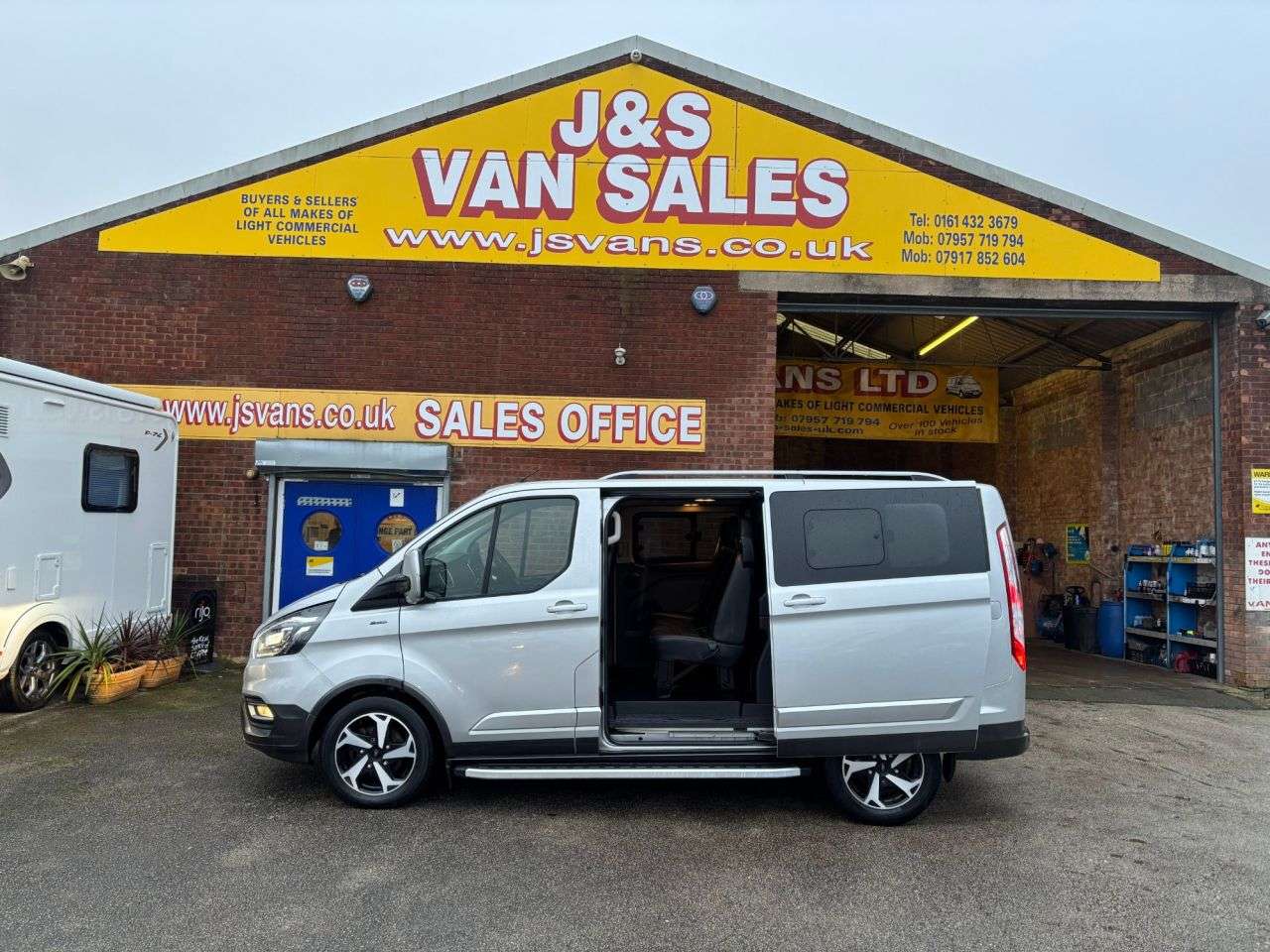A 2021 FORD TRANSIT CUSTOM £16995 + VAT TOP MODEL CREW VAN STOCKPORT / MANCHESTER A 2021 FORD TRANSIT CUSTOM £16995 + VAT TOP MODEL CREW VAN STOCKPORT / MANCHESTER