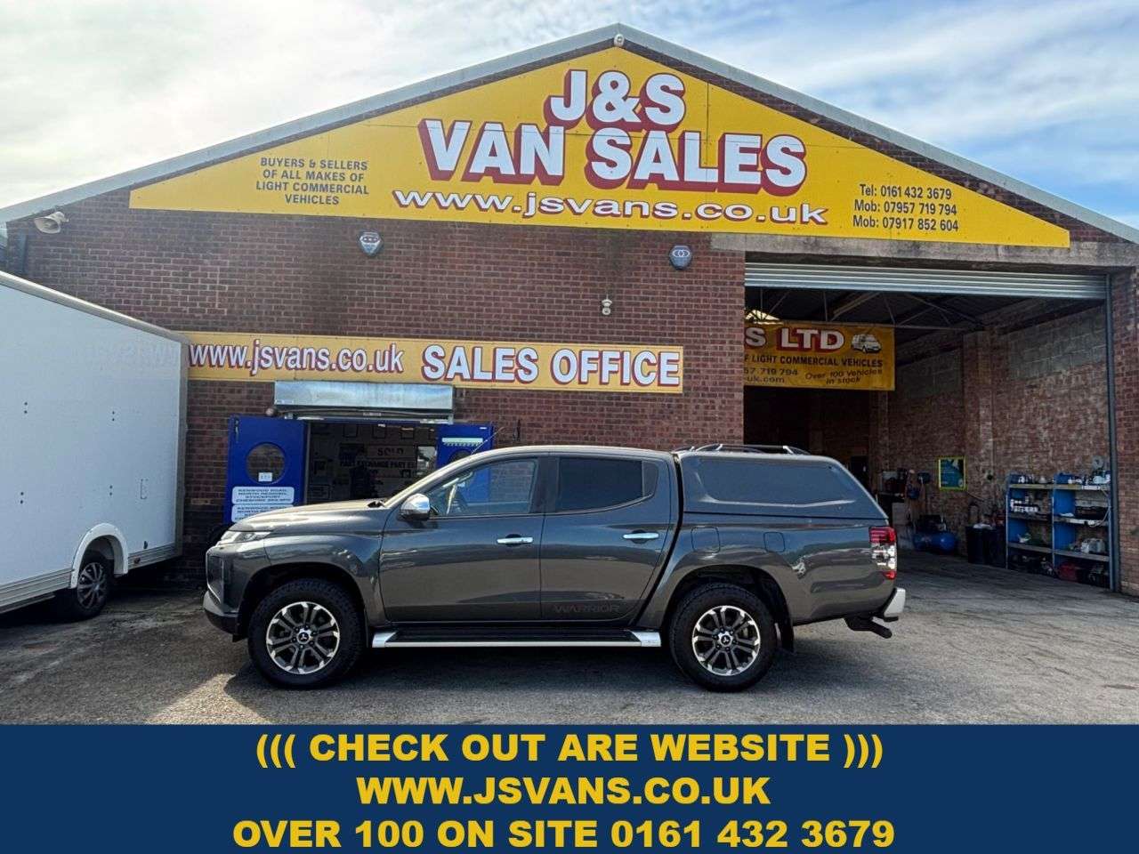 A 2020 MITSUBISHI L200 2.2 DI-D DC Warrior Pickup Double Cab 4dr Diesel Manual 4WD Euro 6 (s/s) (1 A 2020 MITSUBISHI L200 2.2 DI-D DC Warrior Pickup Double Cab 4dr Diesel Manual 4WD Euro 6 (s/s) (1