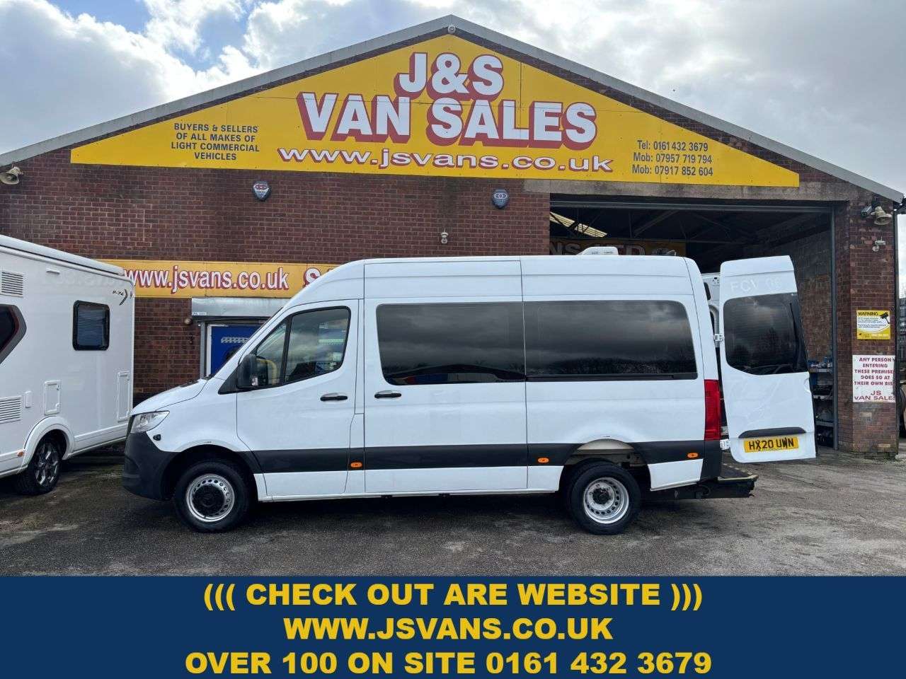 A 2020 MERCEDES-BENZ SPRINTER 516 CDI MINIBUS WHEEL CHAIR ACEESS TWIN WHEEL AUTO A 2020 MERCEDES-BENZ SPRINTER 516 CDI MINIBUS WHEEL CHAIR ACEESS TWIN WHEEL AUTO