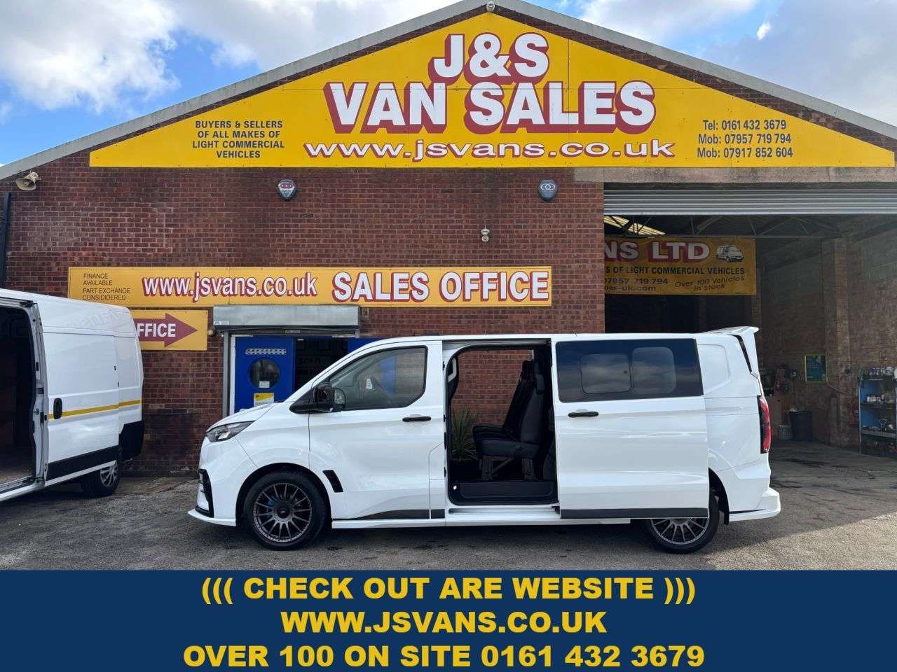A 2024 FORD TRANSIT CUSTOM MS-RT LWB L2 AUTOMATIC 170 COMBI CREWCAB VAN A 2024 FORD TRANSIT CUSTOM MS-RT LWB L2 AUTOMATIC 170 COMBI CREWCAB VAN