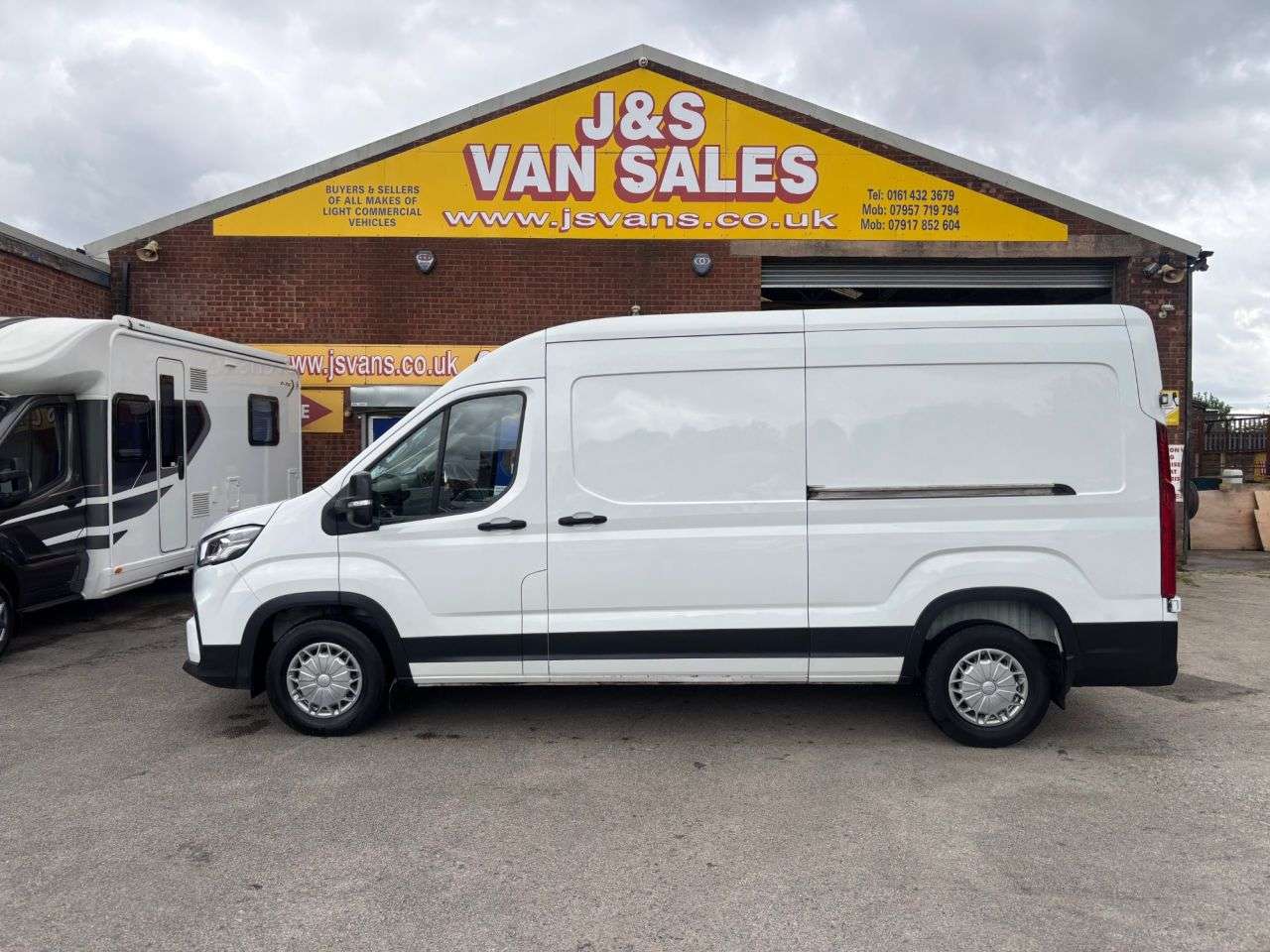 A 2022 MAXUS DELIVER 9 2.0 ldv Panel Van 5dr NO VAT FWD L3 H2 Euro 6 (s/s) (163 ps) A 2022 MAXUS DELIVER 9 2.0 ldv Panel Van 5dr NO VAT FWD L3 H2 Euro 6 (s/s) (163 ps)