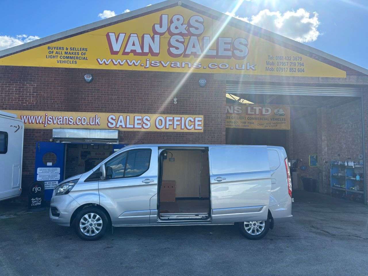 A 2023 FORD TRANSIT CUSTOM £17995 + VAT L.T.D VAN LOW MLS STOCKPORT / MANCHESTER A 2023 FORD TRANSIT CUSTOM £17995 + VAT L.T.D VAN LOW MLS STOCKPORT / MANCHESTER