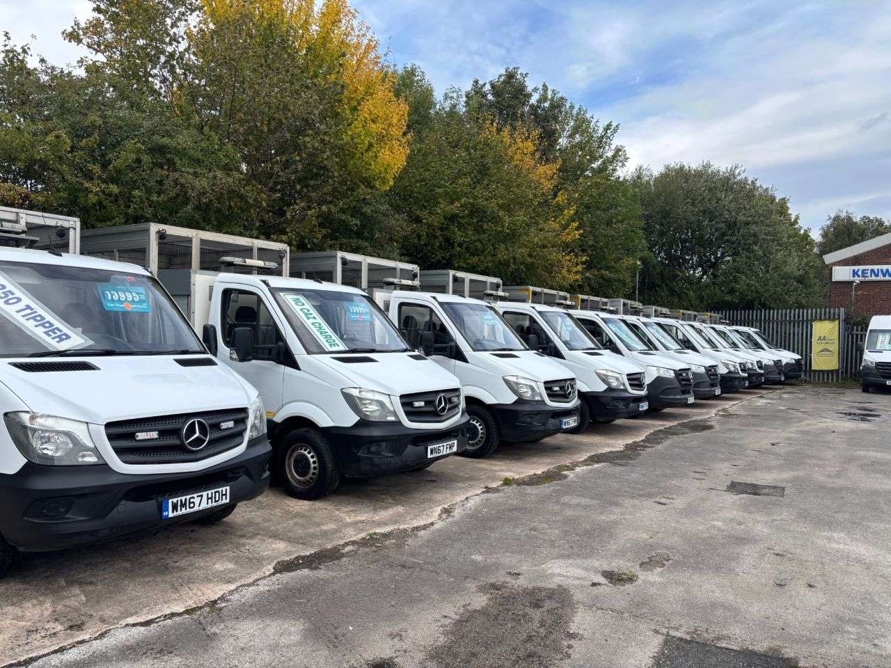 A 2017 MERCEDES-BENZ SPRINTER 2.1 314 CDI TIPPER CAGED 2dr Diesel Manual RWD 140 bhp) A 2017 MERCEDES-BENZ SPRINTER 2.1 314 CDI TIPPER CAGED 2dr Diesel Manual RWD 140 bhp)