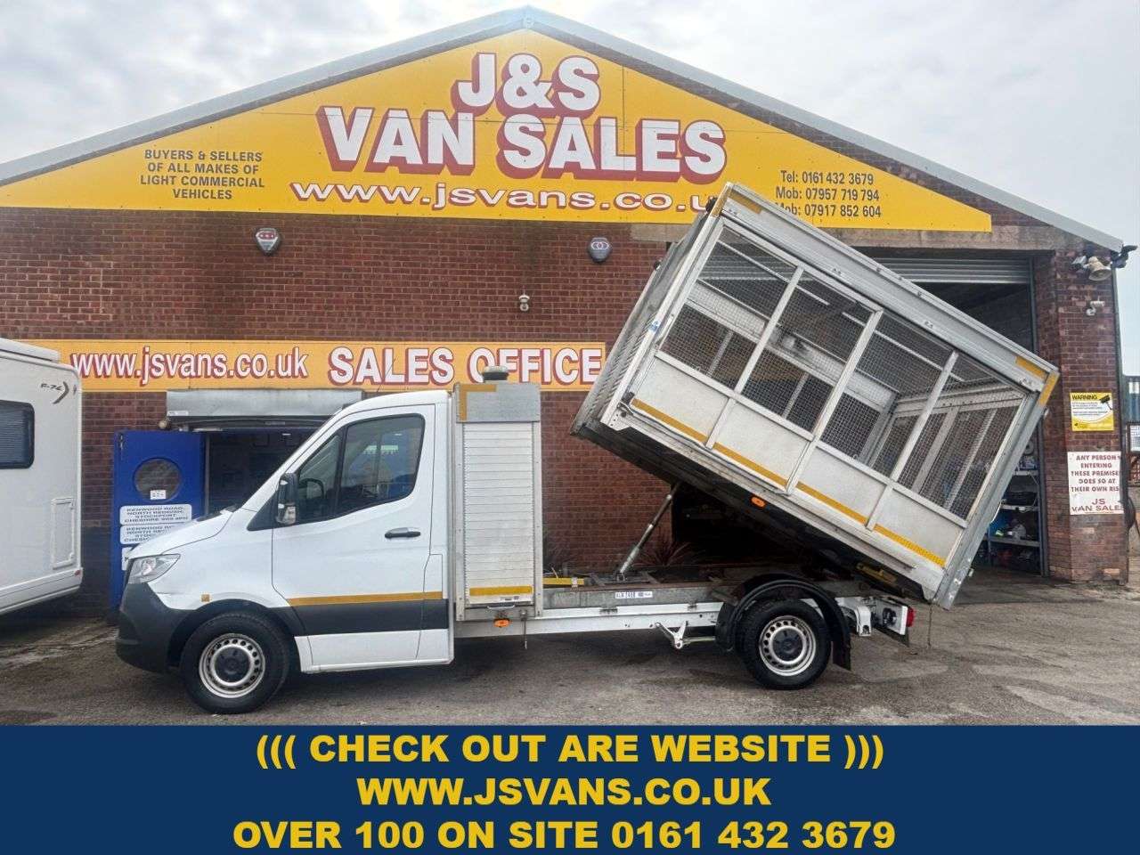 A 2017 MERCEDES-BENZ SPRINTER TIPPER CAGED STOCKPORT / MANCHESTER A 2017 MERCEDES-BENZ SPRINTER TIPPER CAGED STOCKPORT / MANCHESTER