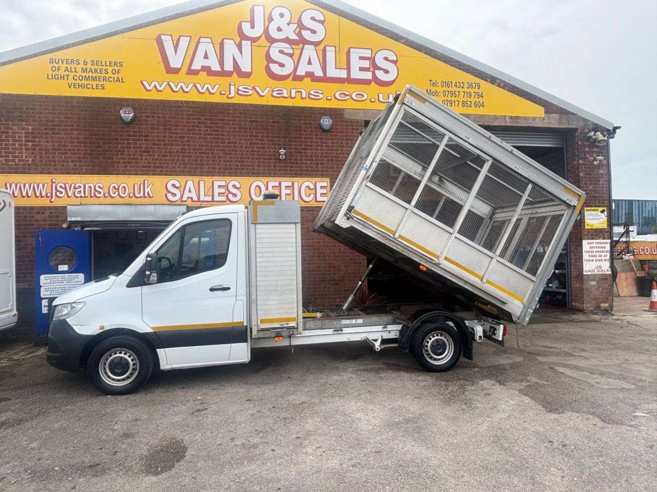A 2019 MERCEDES-BENZ SPRINTER TIPPER Chassis Cab STOCKPORT A 2019 MERCEDES-BENZ SPRINTER TIPPER Chassis Cab STOCKPORT