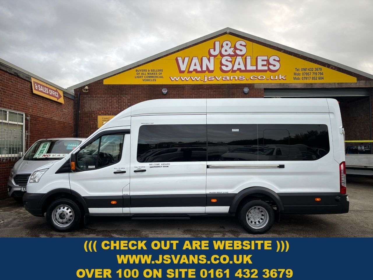 A 2018 FORD TRANSIT NO VAT TO PAY Trend Minibus 5dr Diesel Manual L4 H3 (17 seats) (196 g/km, 1 A 2018 FORD TRANSIT NO VAT TO PAY Trend Minibus 5dr Diesel Manual L4 H3 (17 seats) (196 g/km, 1
