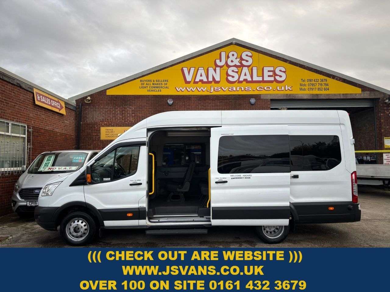 A 2018 FORD TRANSIT NO VAT TO PAY Trend Minibus 5dr Diesel Manual L4 H3 (17 seats) (196 g/km, 1 A 2018 FORD TRANSIT NO VAT TO PAY Trend Minibus 5dr Diesel Manual L4 H3 (17 seats) (196 g/km, 1