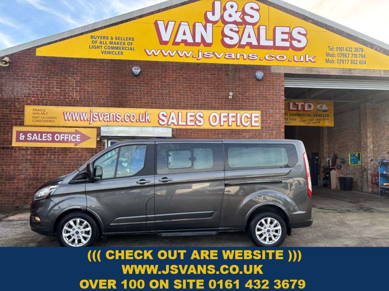 A 2022 FORD TOURNEO CUSTOM 2.0 320 EcoBlue Titanium Minibus Double Cab 5dr Diesel Auto L2 Euro 6 (s/s) A 2022 FORD TOURNEO CUSTOM 2.0 320 EcoBlue Titanium Minibus Double Cab 5dr Diesel Auto L2 Euro 6 (s/s)