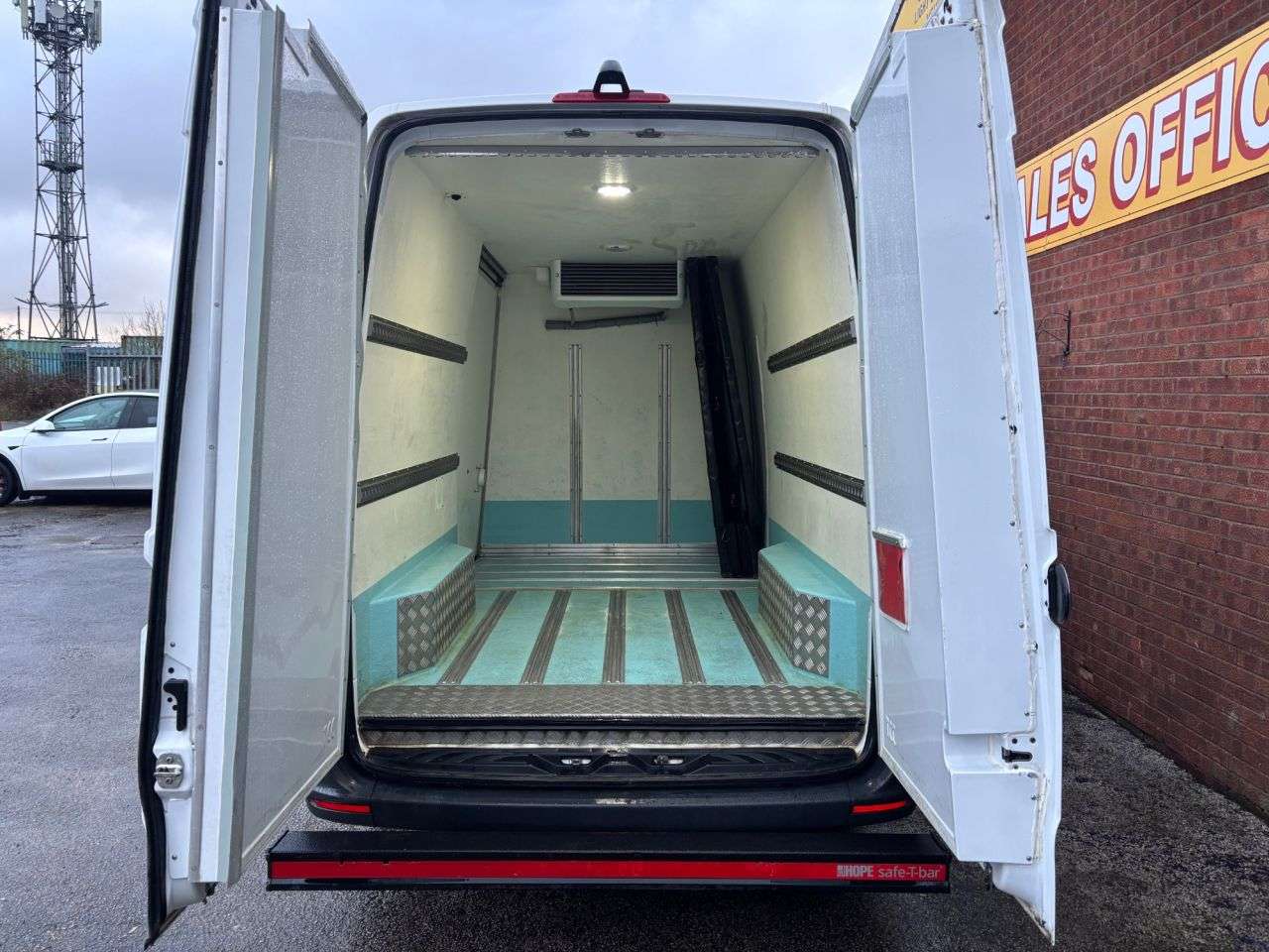 A 2022 MERCEDES-BENZ SPRINTER 2.0 315 CDI Progressive FRIDGE FREZZER STAND BY AUTO A/C A 2022 MERCEDES-BENZ SPRINTER 2.0 315 CDI Progressive FRIDGE FREZZER STAND BY AUTO A/C