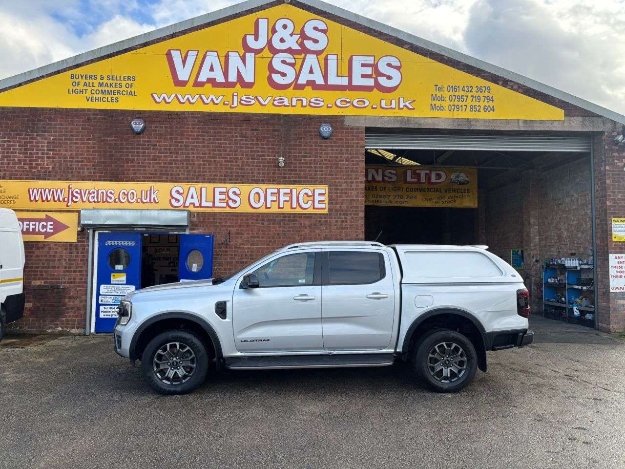 A 2023 FORD RANGER Wildtrak Pickup 4X4 2.0 TDCI CREW CAB LOW MLS A 2023 FORD RANGER Wildtrak Pickup 4X4 2.0 TDCI CREW CAB LOW MLS